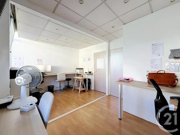 à vendre  90,70 m 2   TARARE  - 69