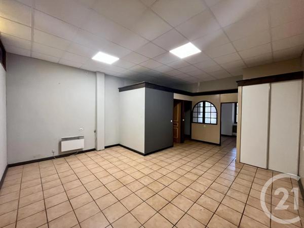 à vendre  90,70 m 2   TARARE  - 69