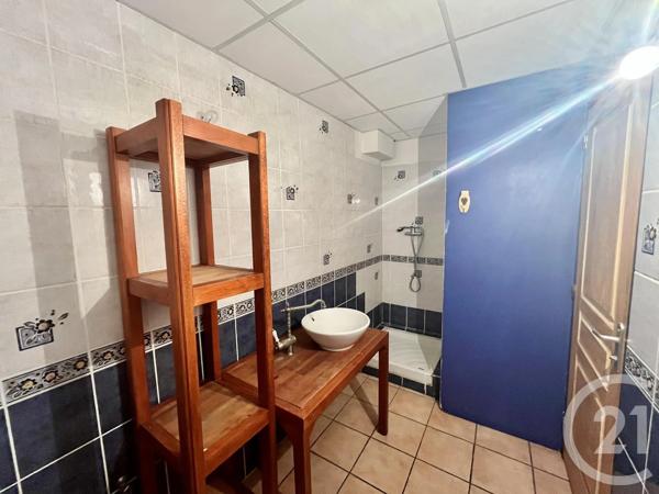 à vendre  90,70 m 2   TARARE  - 69