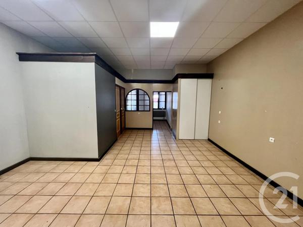 à vendre  90,70 m 2   TARARE  - 69