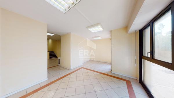 NICE - PROMENADE DES ANGLAIS : LOCAL PROFESSIONNEL DE 208 M²