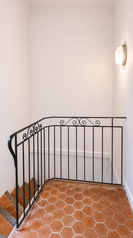Immeuble de rapport – 3 appartements, jardin, terrasse et 2 garages – Marseille 4e