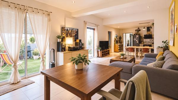 Immeuble de rapport – 3 appartements, jardin, terrasse et 2 garages – Marseille 4e