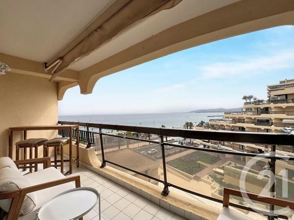 Appartement T2 à vendre  2 pièces - 38 m 2   FREJUS  - 83