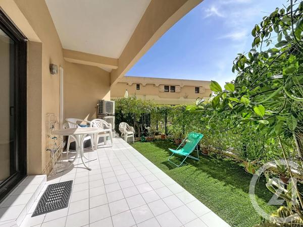 Appartement T2 à vendre  2 pièces - 38 m 2   FREJUS  - 83