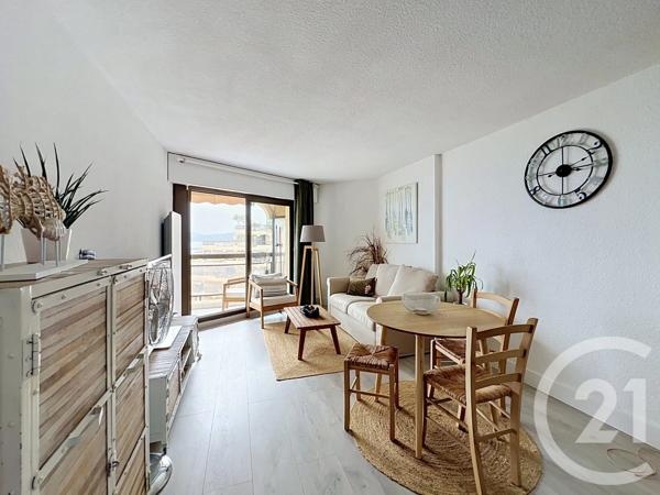 Appartement T2 à vendre  2 pièces - 38 m 2   FREJUS  - 83