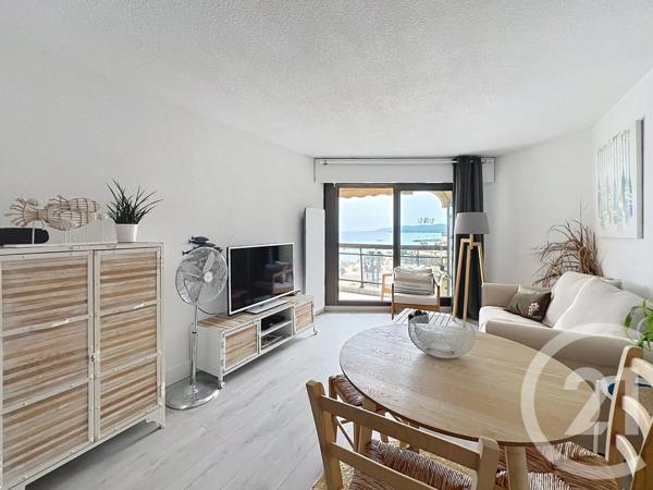 Appartement T2 à vendre  2 pièces - 38 m 2   FREJUS  - 83
