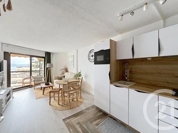 Appartement T2 à vendre  2 pièces - 38 m 2   FREJUS  - 83