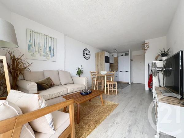 Appartement T2 à vendre  2 pièces - 38 m 2   FREJUS  - 83