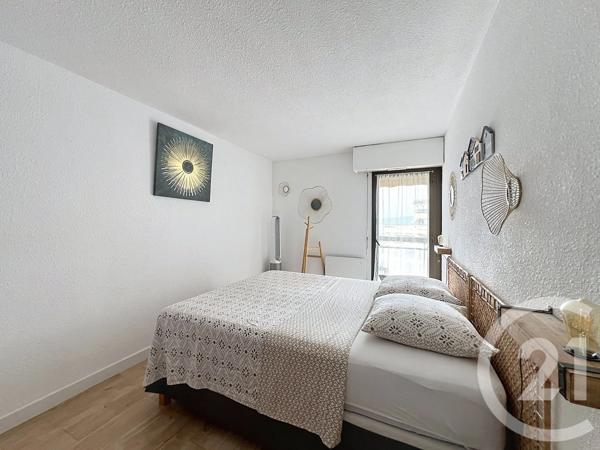 Appartement T2 à vendre  2 pièces - 38 m 2   FREJUS  - 83