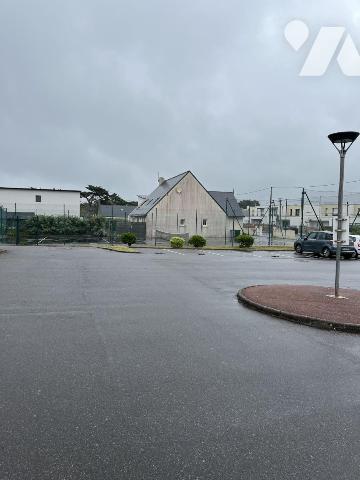 LA TURBALLE, Dans copropriété des années 1982 , 3 pièces en duplex face Mer sur terrasse. Garage. 