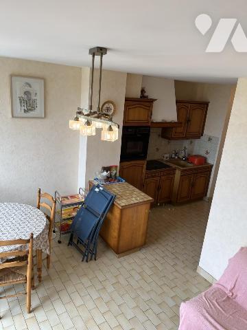 LA TURBALLE, Dans copropriété des années 1982 , 3 pièces en duplex face Mer sur terrasse. Garage. 