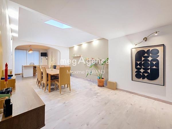 Maison à LES LANDES-GENUSSON, 85130 - 6 pièces 142m²