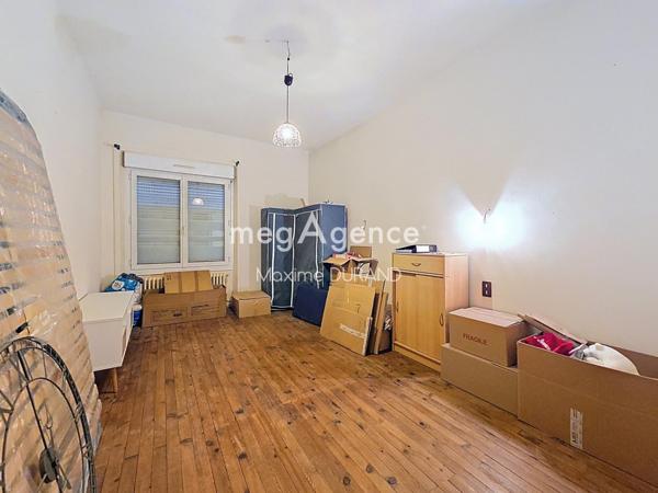 Maison à LES LANDES-GENUSSON, 85130 - 6 pièces 142m²