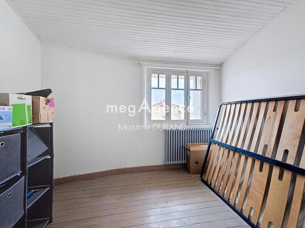 Maison à LES LANDES-GENUSSON, 85130 - 6 pièces 142m²