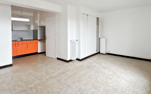 Appartement à vendre    2 pièces • 27,04 m2 Château-Arnoux-Saint-Auban