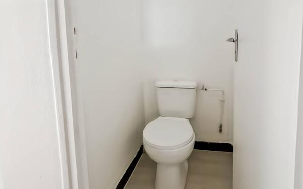 Appartement à vendre    2 pièces • 27,04 m2 Château-Arnoux-Saint-Auban