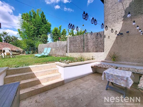 A Vendre Maison de ville en pierre avec deux chambres, terrasse et jardin au centre d'Eauze