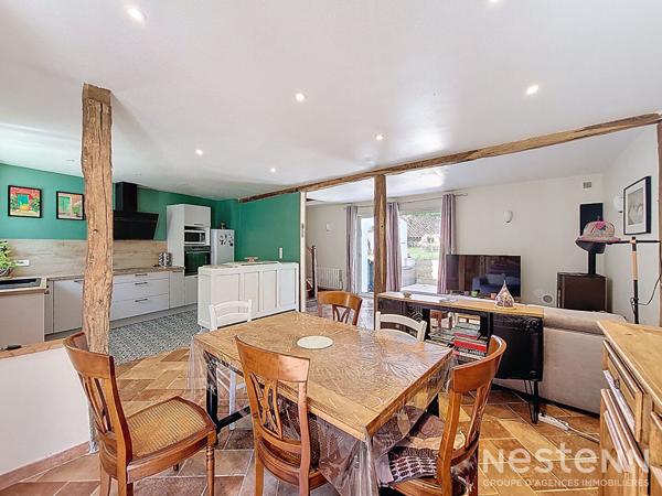 A Vendre Maison de ville en pierre avec deux chambres, terrasse et jardin au centre d'Eauze