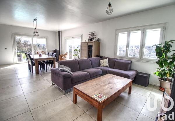 Maison traditionnelle 8 pièces de 158 m² à Couilly-Pont-aux-Dames (77860)