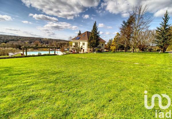 Maison traditionnelle 8 pièces de 158 m² à Couilly-Pont-aux-Dames (77860)