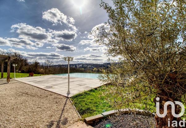 Maison traditionnelle 8 pièces de 158 m² à Couilly-Pont-aux-Dames (77860)