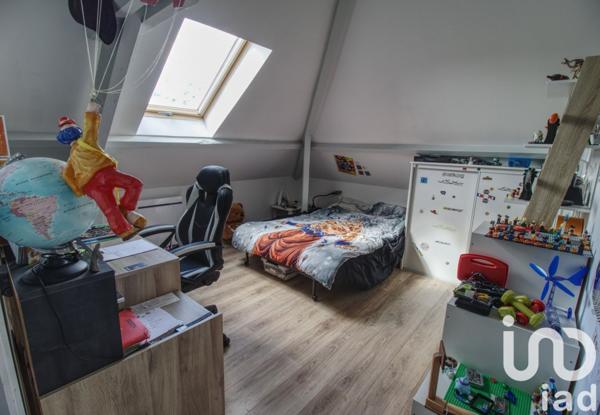 Maison traditionnelle 8 pièces de 158 m² à Couilly-Pont-aux-Dames (77860)