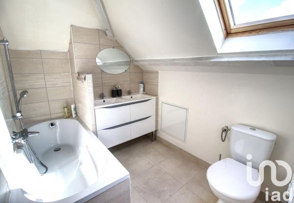 Maison traditionnelle 8 pièces de 158 m² à Couilly-Pont-aux-Dames (77860)