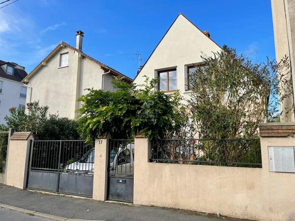 Maison Houilles 4 pièce(s) 82 m2 €549 000 ** - Référence 7433