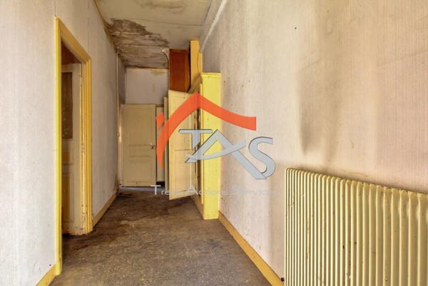 Vente                                                      Appartement
                        
                     5 pièces                      83 m2                     à Saint-Chamond