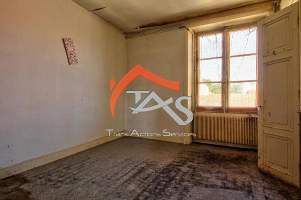 Vente                                                      Appartement
                        
                     5 pièces                      83 m2                     à Saint-Chamond