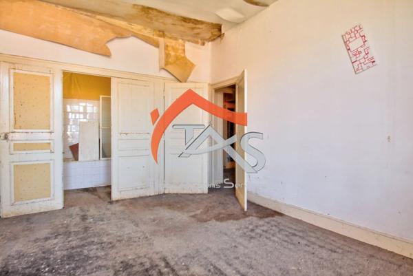 Vente                                                      Appartement
                        
                     5 pièces                      83 m2                     à Saint-Chamond