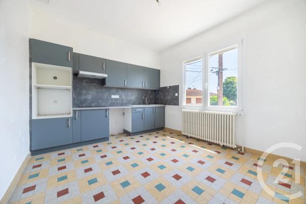 Maison à vendre  6 pièces - 113 m 2   BRIATEXTE  - 81