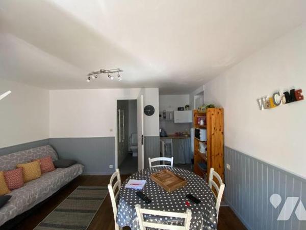 RPAJON SUR CERE, dans le bourg, sur 434 m² de terrain, ensemble immobilier en copropriété compr...