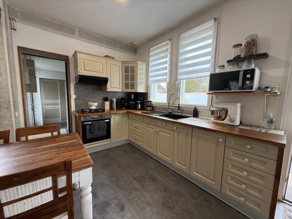 Maison à vendre PLAIN-PIED SOYAUX Bourg jardin garage