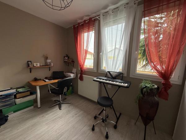 Maison à vendre PLAIN-PIED SOYAUX Bourg jardin garage