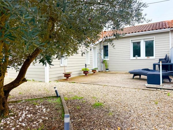 Maison à vendre PLAIN-PIED SOYAUX Bourg jardin garage