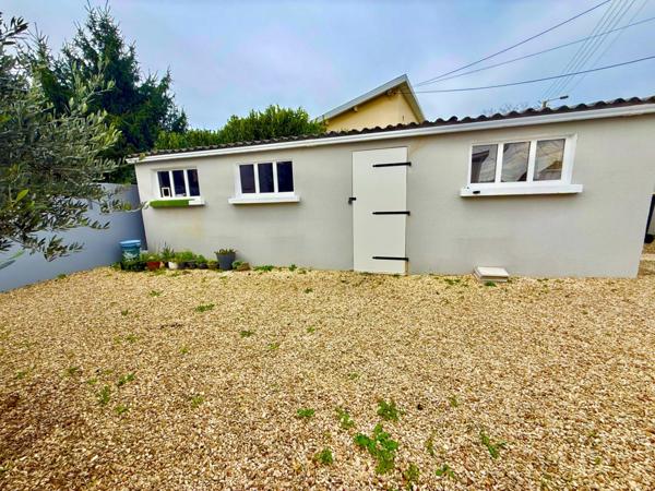 Maison à vendre PLAIN-PIED SOYAUX Bourg jardin garage