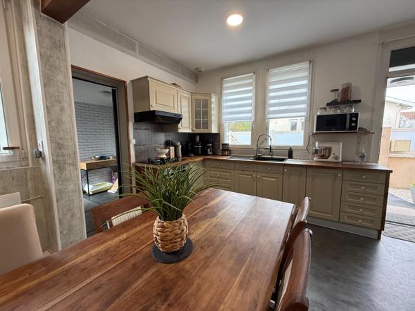 Maison à vendre PLAIN-PIED SOYAUX Bourg jardin garage