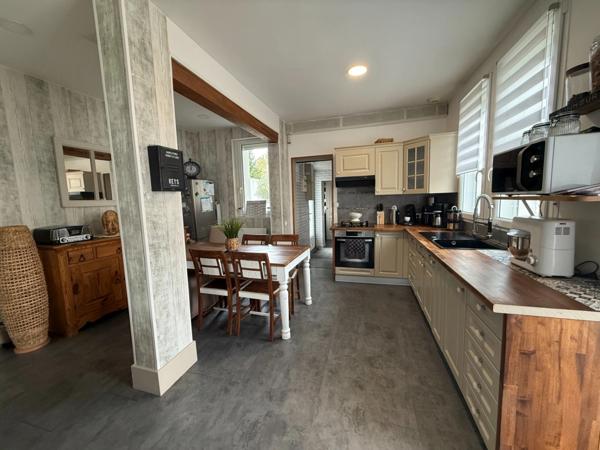 Maison à vendre PLAIN-PIED SOYAUX Bourg jardin garage