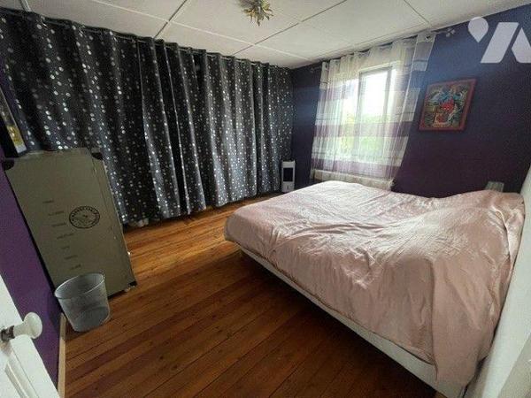 A VENDRE:  maison de ville de 129 m² habitables, située à Divion (62), sur une belle parcelle d...