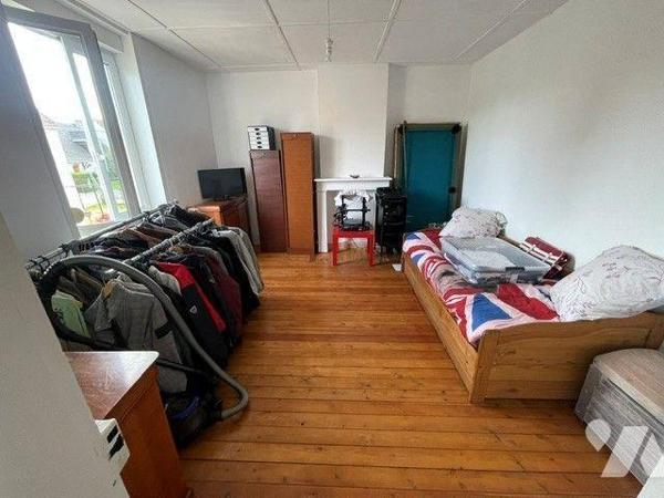 A VENDRE:  maison de ville de 129 m² habitables, située à Divion (62), sur une belle parcelle d...