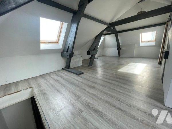 A VENDRE:  maison de ville de 129 m² habitables, située à Divion (62), sur une belle parcelle d...