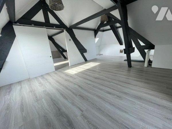 A VENDRE:  maison de ville de 129 m² habitables, située à Divion (62), sur une belle parcelle d...