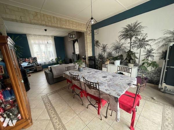 A VENDRE:  maison de ville de 129 m² habitables, située à Divion (62), sur une belle parcelle d...