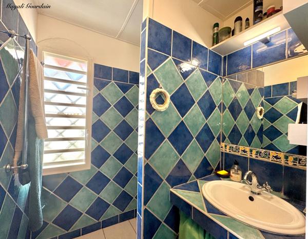 EXCLUSIVITÉ – A VENDRE APPARTEMENT MEUBLE, PIED A TERRE IDEAL A SAINT FRANCOIS