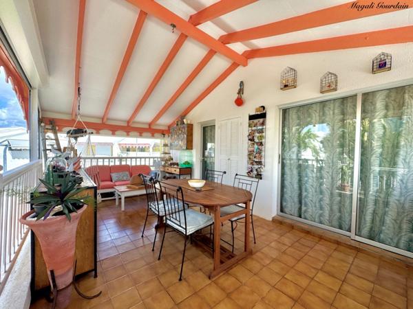 EXCLUSIVITÉ – A VENDRE APPARTEMENT MEUBLE, PIED A TERRE IDEAL A SAINT FRANCOIS