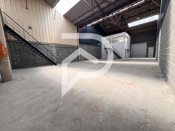 Entrepôt / Local industriel 309 m2