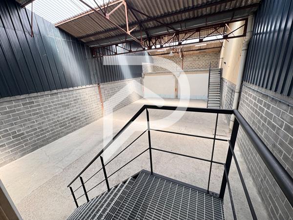 Entrepôt / Local industriel 309 m2