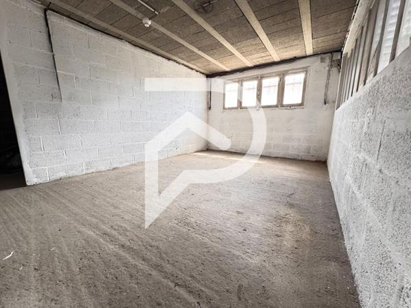 Entrepôt / Local industriel 309 m2